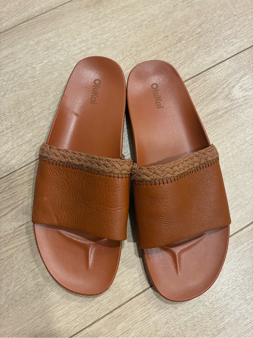 OluKai Women’s Pakea Woven Brown Slip On Sandal Leather Size 10